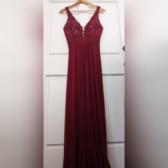 Faviana Lace Appliqued Long Mesh V-Neck Dress - Picture 3 of 11